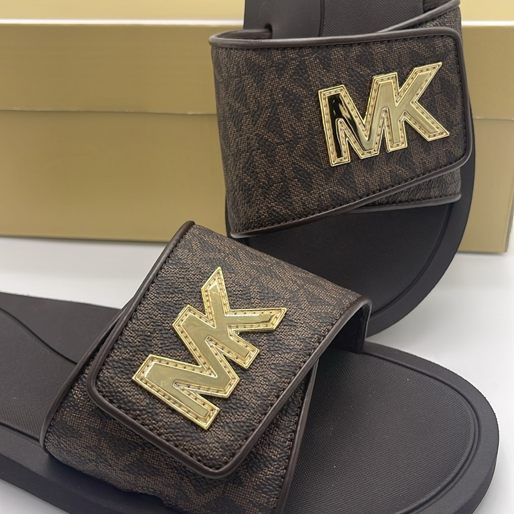 MICHAEL KORS Palmer Signature Logo Slide Sandal
Brown 
NWT - Picture 15 of 16
